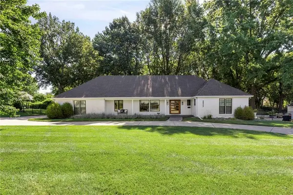 9823 Rosewood Drive, Overland Park, KS 66207