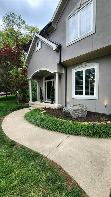 10202 NW River Hills Drive, Parkville, MO 64152 - #3