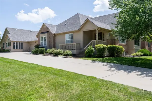 15183 S Greenwood Street #2700, Olathe, KS 66062