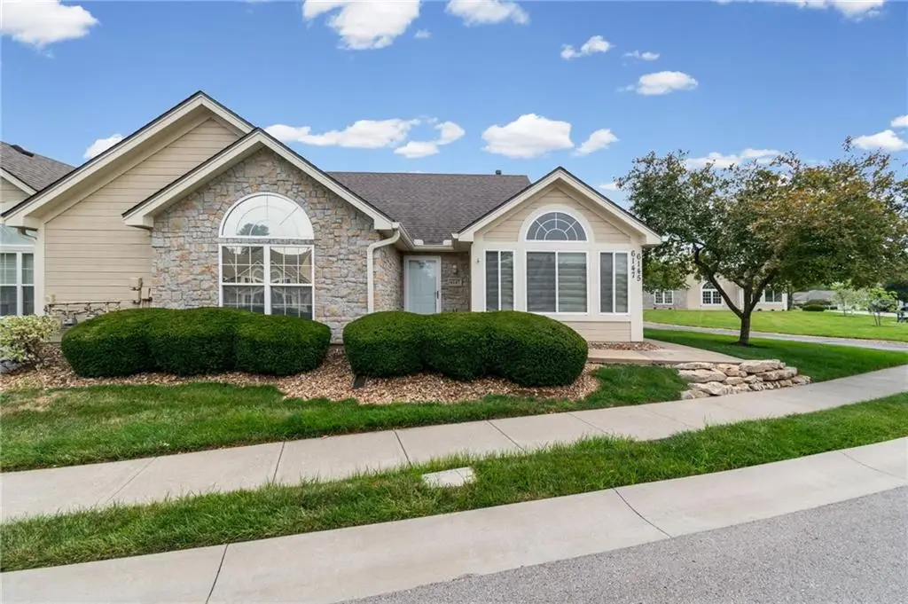 6147 NE Kensington Drive #26B, Lees Summit, MO 64064 - #1