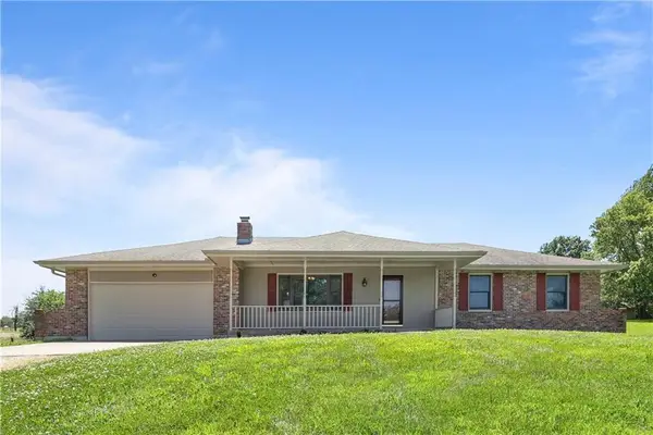 8 NW 515 Road, Warrensburg, MO 64093