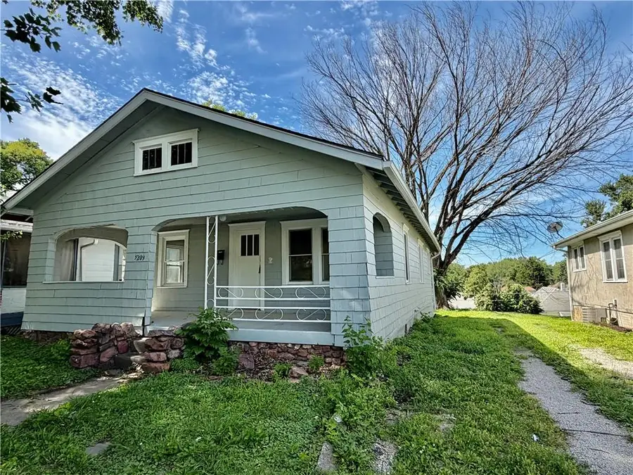 3209 Mitchell Avenue, Saint Joseph, MO 64507 - #3
