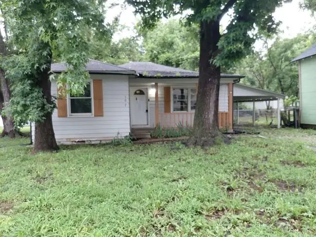 107 W Benton Street, Clinton, MO 64735 - #1