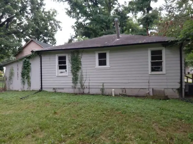 107 W Benton Street, Clinton, MO 64735 - #2