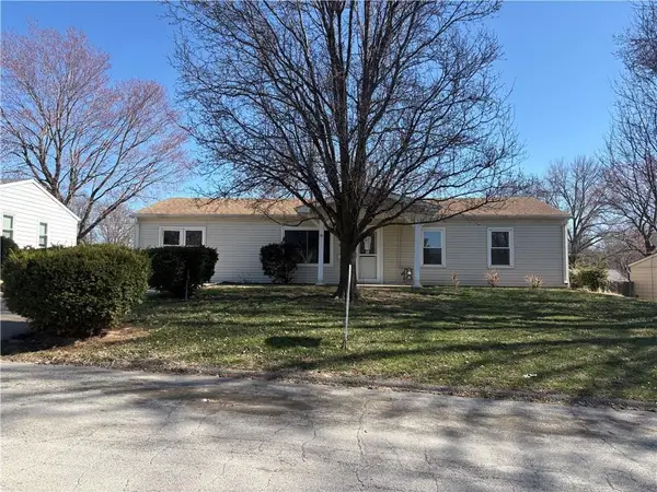 2305 Castle Lane, St Joseph, MO 64503