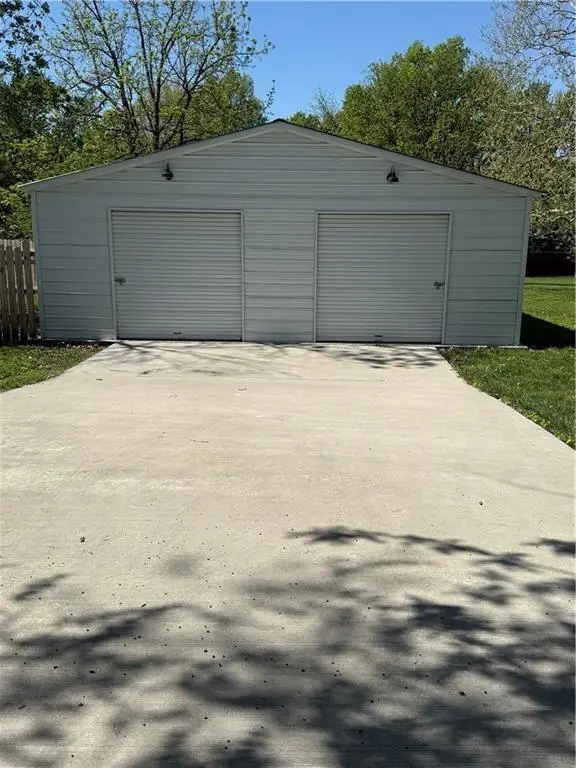 412 A NW Donovan Street, Lees Summit, MO 64063 - #2