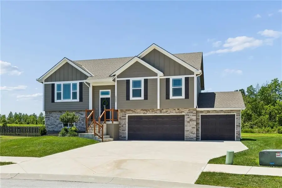 20602 Copper Creek Drive, Peculiar, MO 64078 - #2