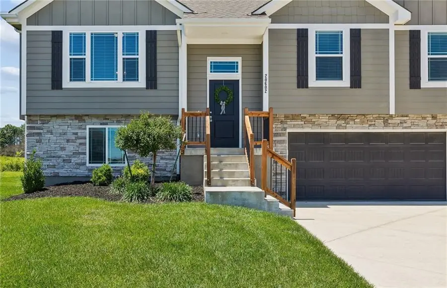 20602 Copper Creek Drive, Peculiar, MO 64078 - #3