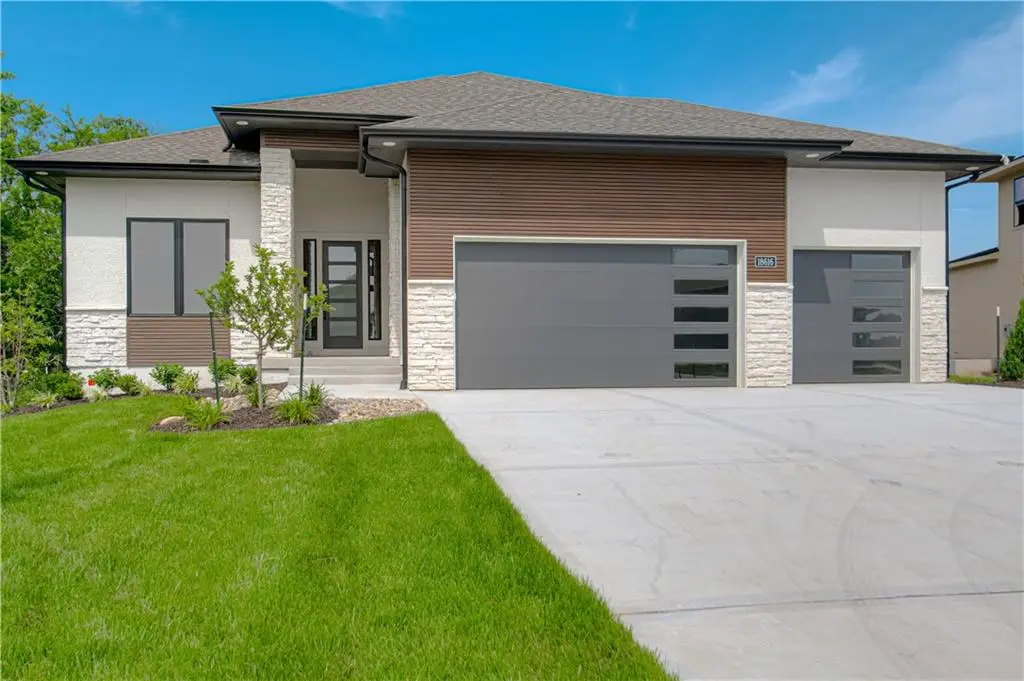 17056 W 172nd Terrace, Olathe, KS 66062 - #1