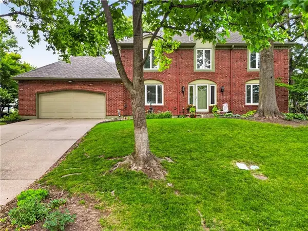 304 NW Aspen Street, Lee's Summit, MO 64064
