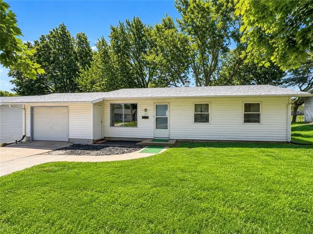 720 W Cooper Street, Maryville, MO 64468 - #1