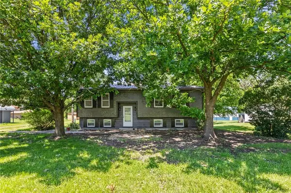 716 Shea Street, Burlington, KS 66839
