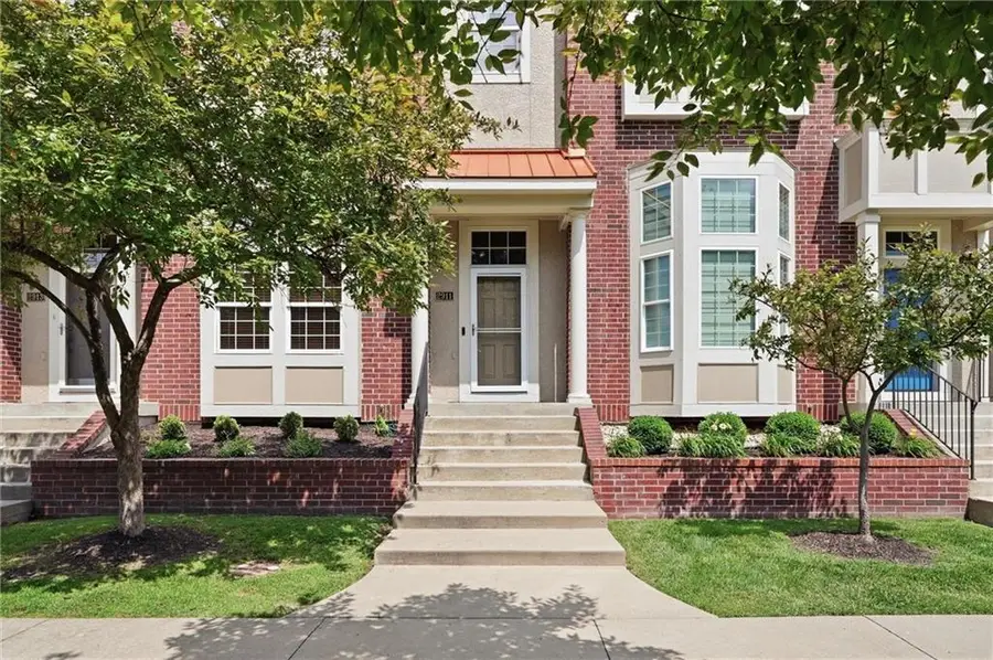 2911 Gentry Park Parkway, Kansas City, MO 64116 - #2