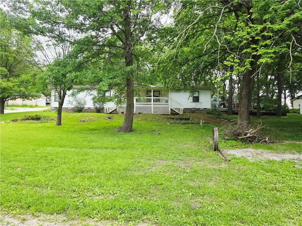 58 N Longview Road, Pleasanton, KS 66075 - #1