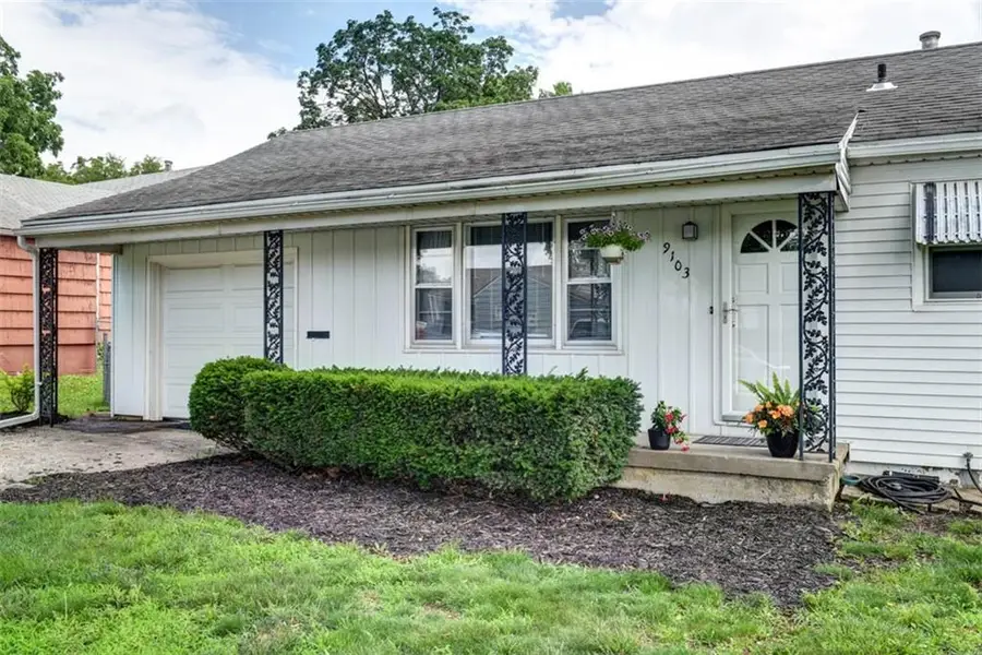 9103 Central Street, Kansas City, MO 64114 - #2