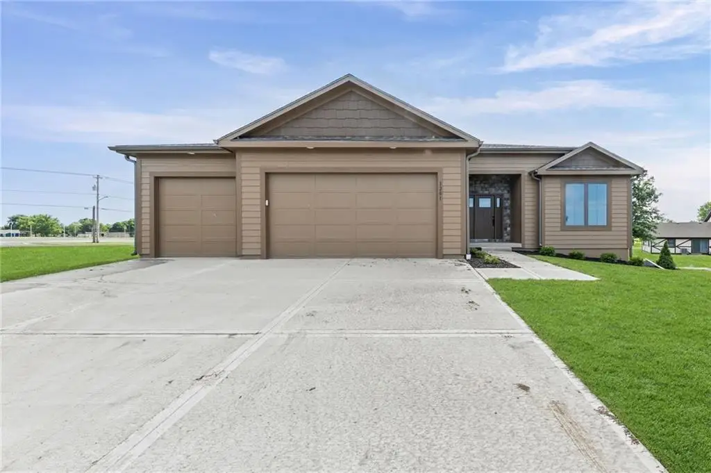 1201 Cottonwood Court, Paola, KS 66071 - #1