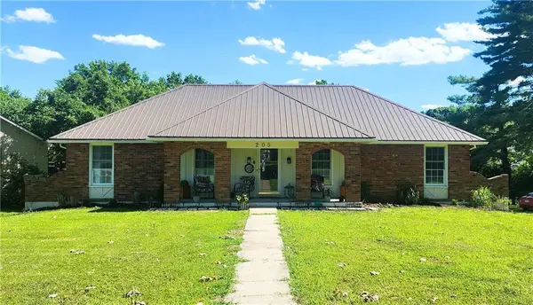 205 E Dauxville Drive, Richmond, MO 64085