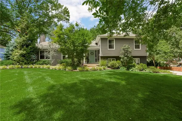 9104 Ensley Lane, Leawood, KS 66206