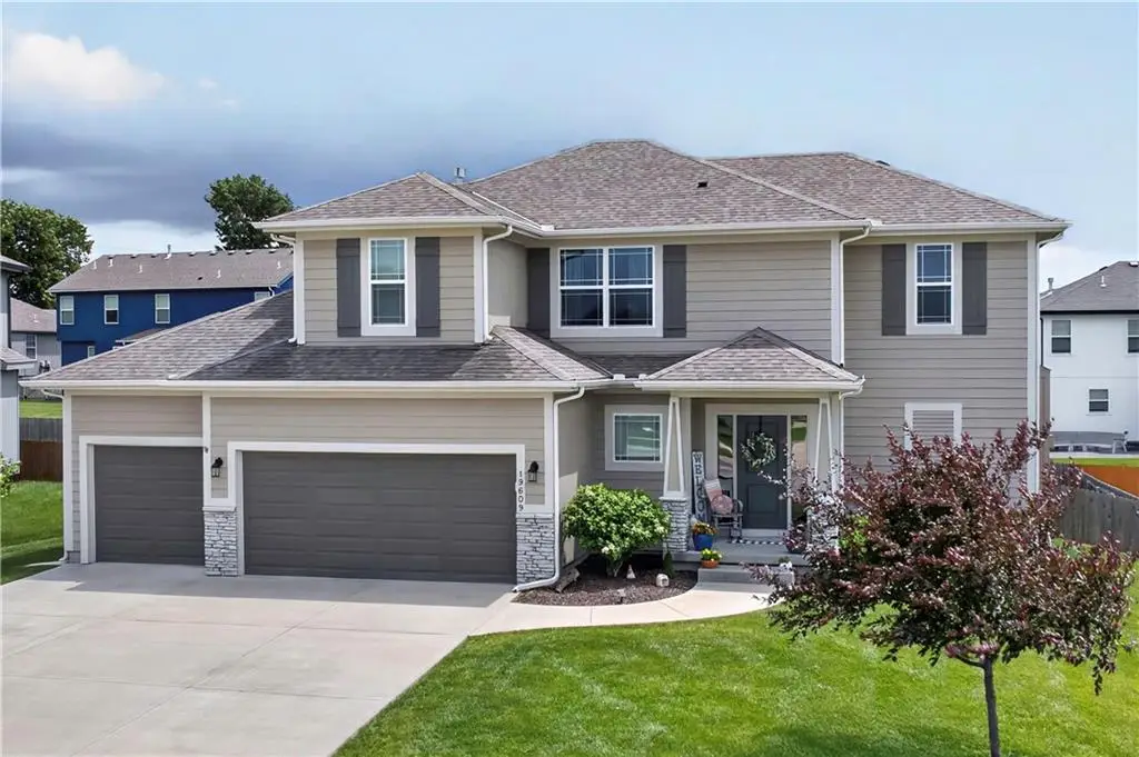 19609 W 197th Street, Spring Hill, KS 66083 - #1