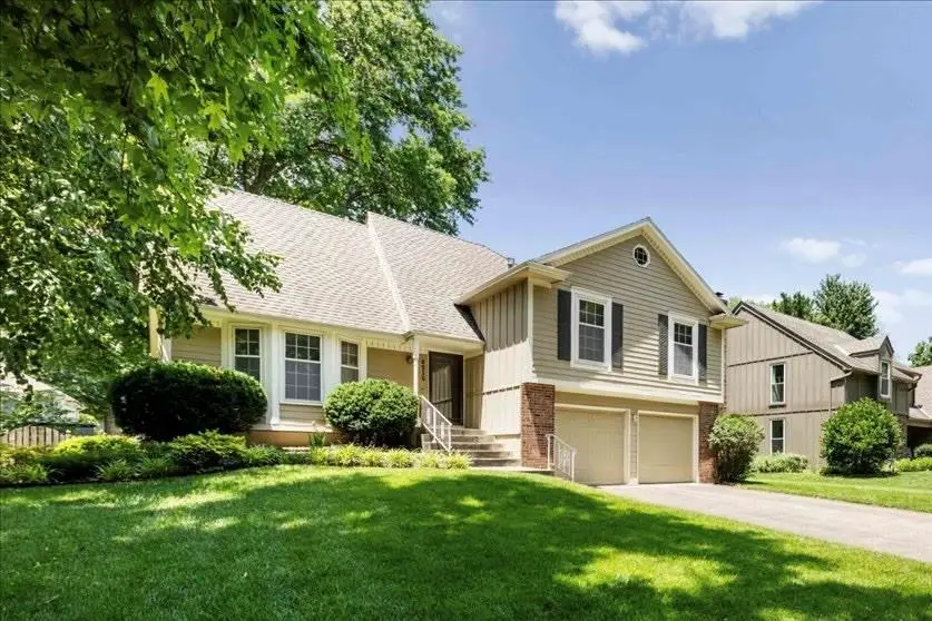 8516 Darnell Street, Lenexa, KS 66215 - #1