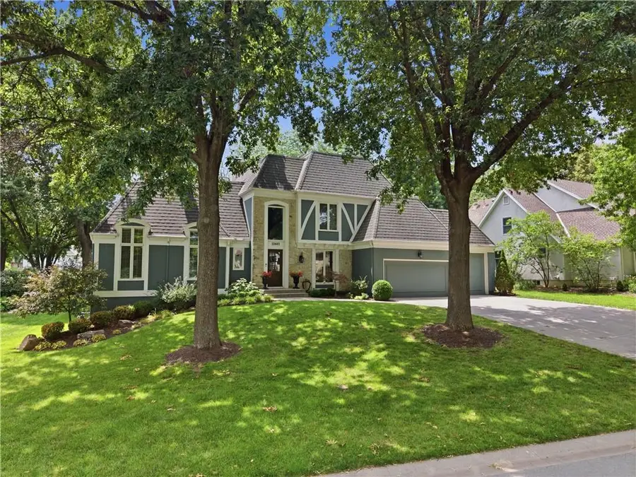 12603 Pawnee Lane, Leawood, KS 66209 - #2