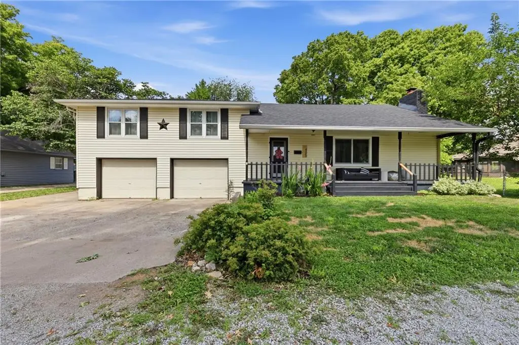 405 SW 16th Street, Blue Springs, MO 64015 - #1