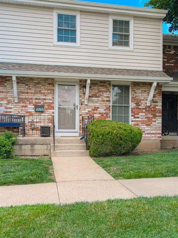 6745 N Askew Avenue, Gladstone, MO 64119 - #2