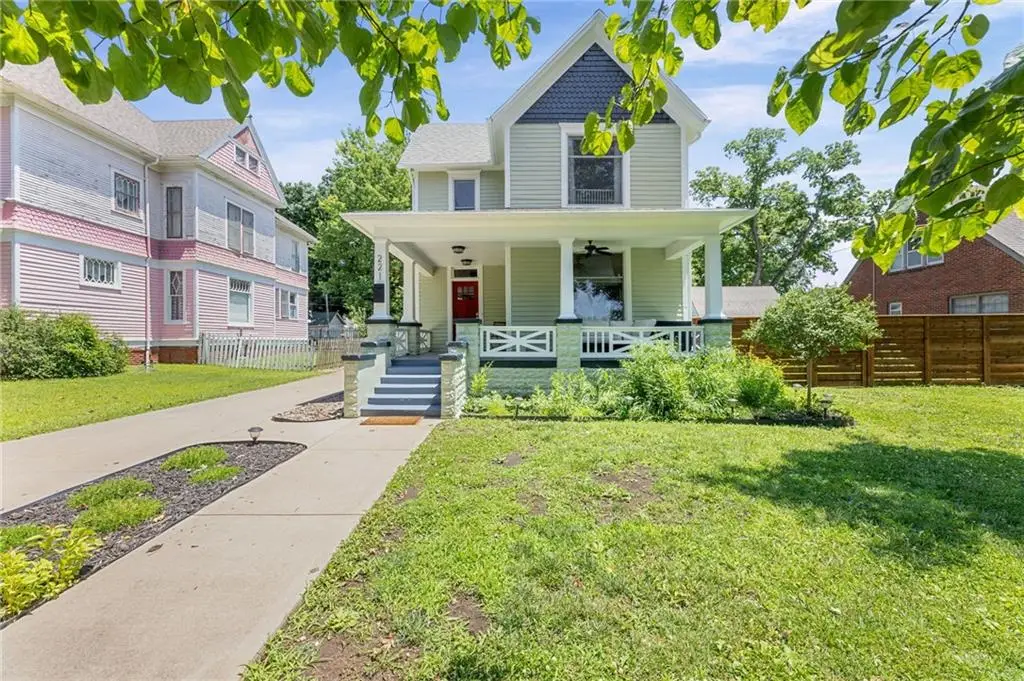 221 S Colborn Street, Iola, KS 66749 - #1