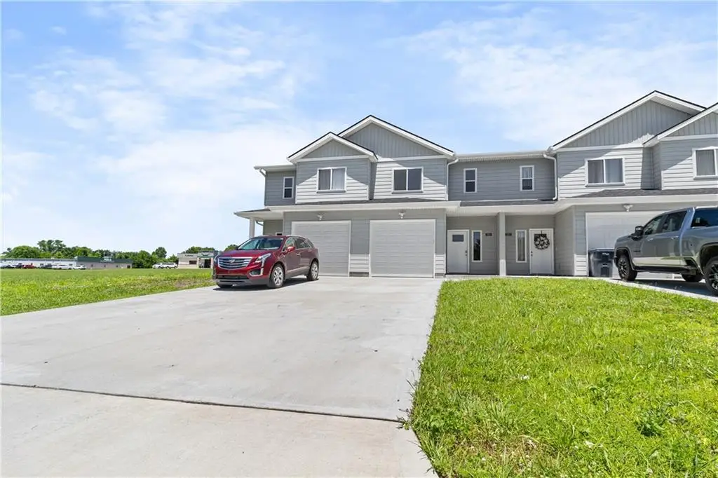 1512 W 32nd Street, Sedalia, MO 65301 - #1
