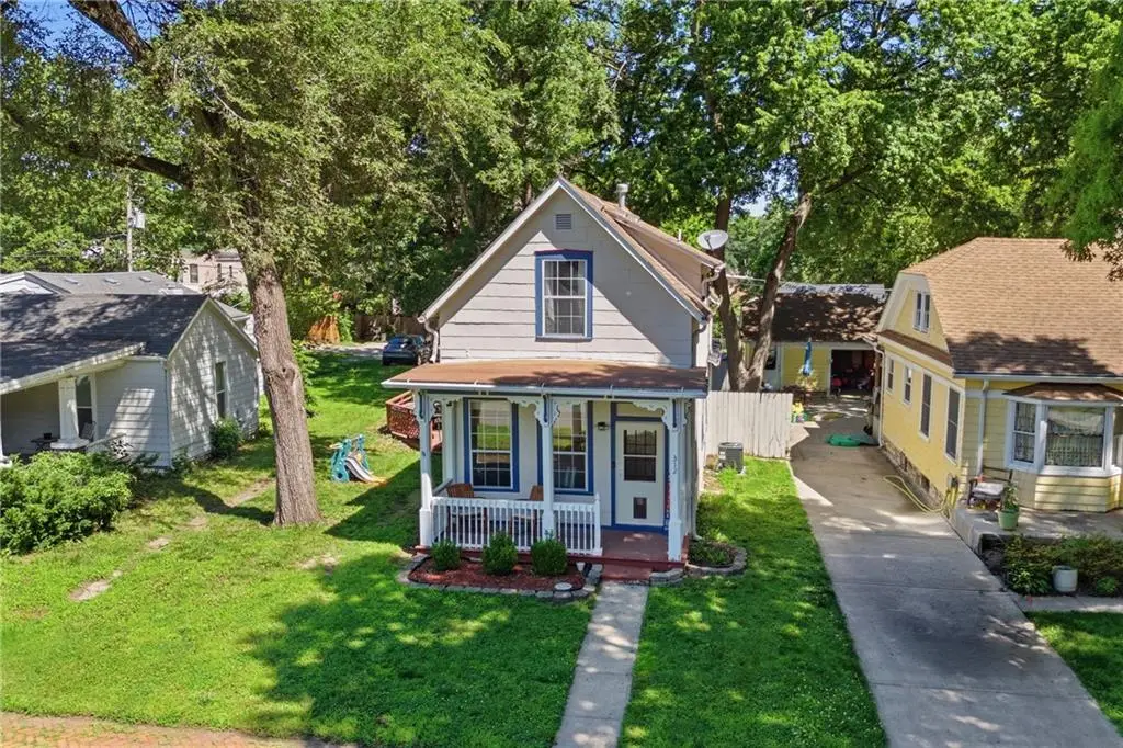 312 Pine Street, Leavenworth, KS 66048 - #1