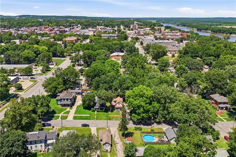 312 Pine Street, Leavenworth, KS 66048 - #3
