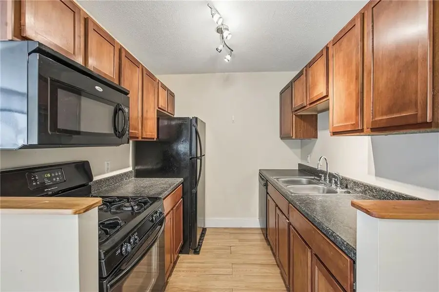 600 E 8th Street #2K, Kansas City, MO 64106 - #3