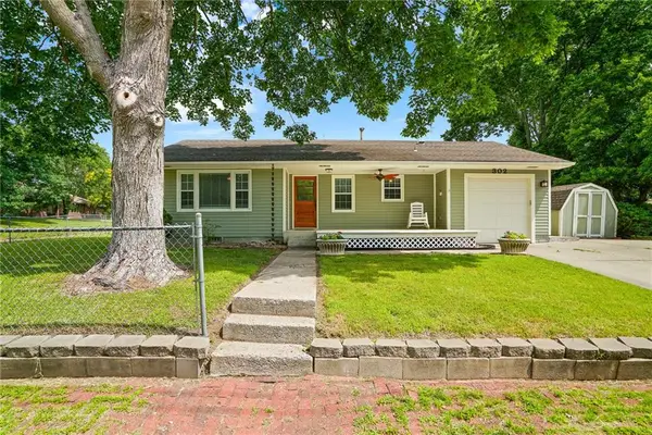 302 E 7th Street, Eudora, KS 66025