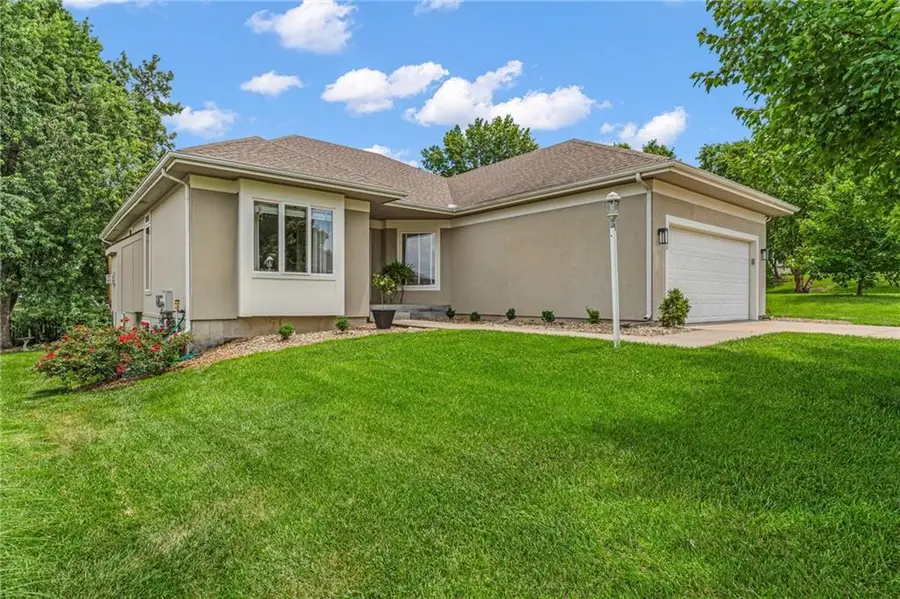 940 SW Woodbridge Court, Topeka, KS 66606 - #2