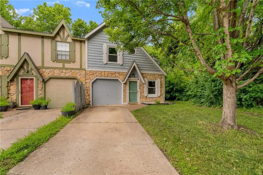 1904 W 3rd Street, Lawrence, KS 66044 - #1
