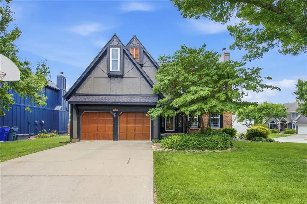 11941 S Cottonwood Drive, Olathe, KS 66062 - #1
