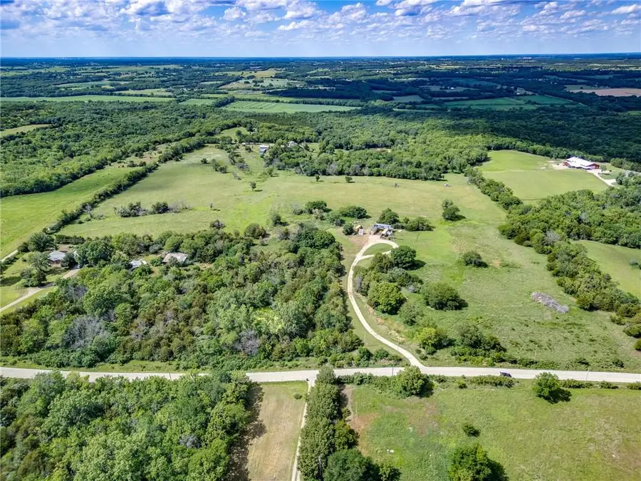 5926 SE 101 Street, Berryton, KS 66409 - #2