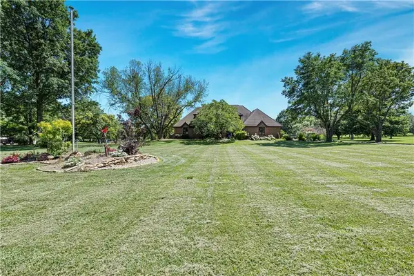 5801 W 180th Street, Stilwell, KS 66085