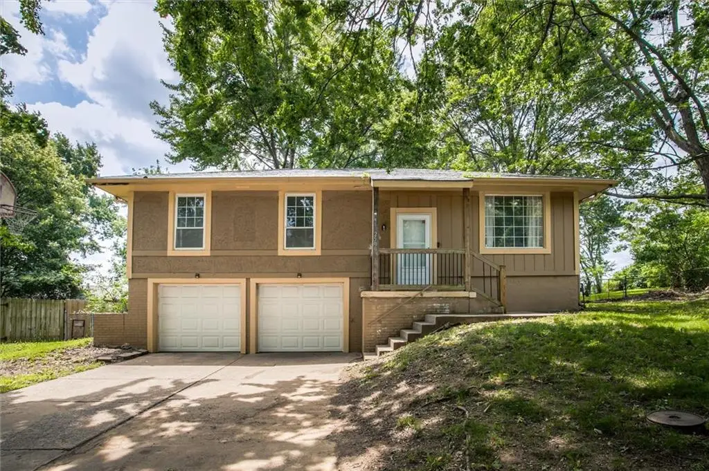 2500 SW Jackson Court, Blue Springs, MO 64015 - #1