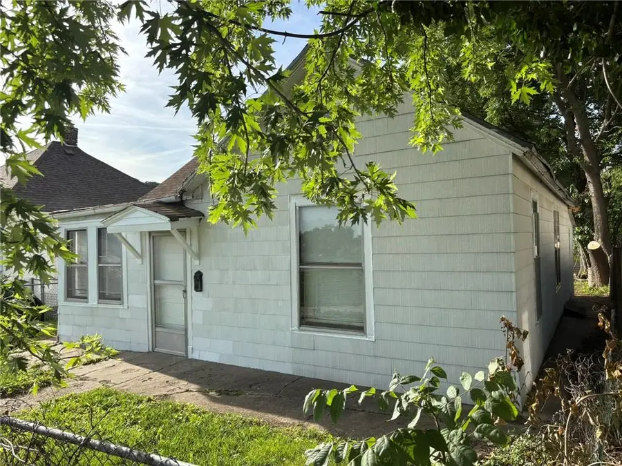 1011 5th Avenue, Saint Joseph, MO 64505 - #3