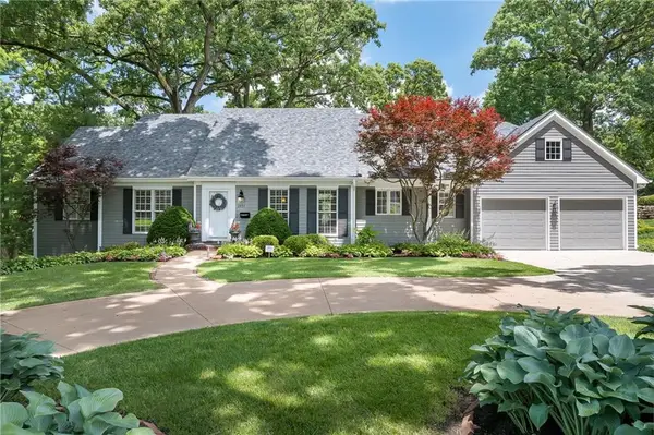 2831 Lovers Lane, St Joseph, MO 64506