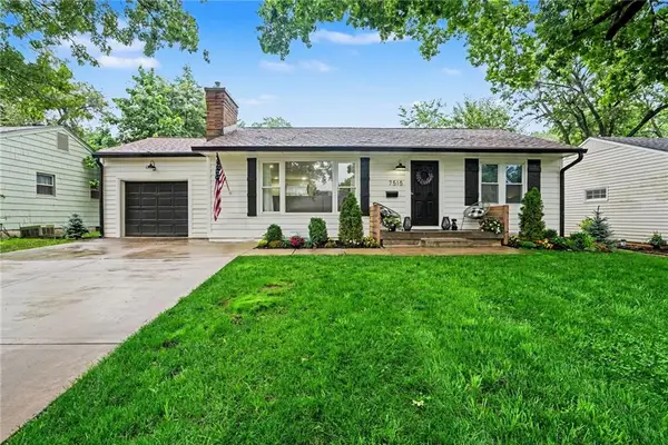 7515 Juniper Drive, Prairie Village, KS 66208