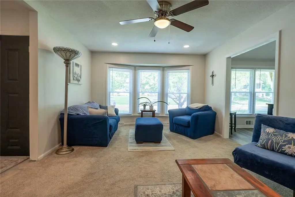 3916 S Grant Avenue, Independence, MO 64055 - #1