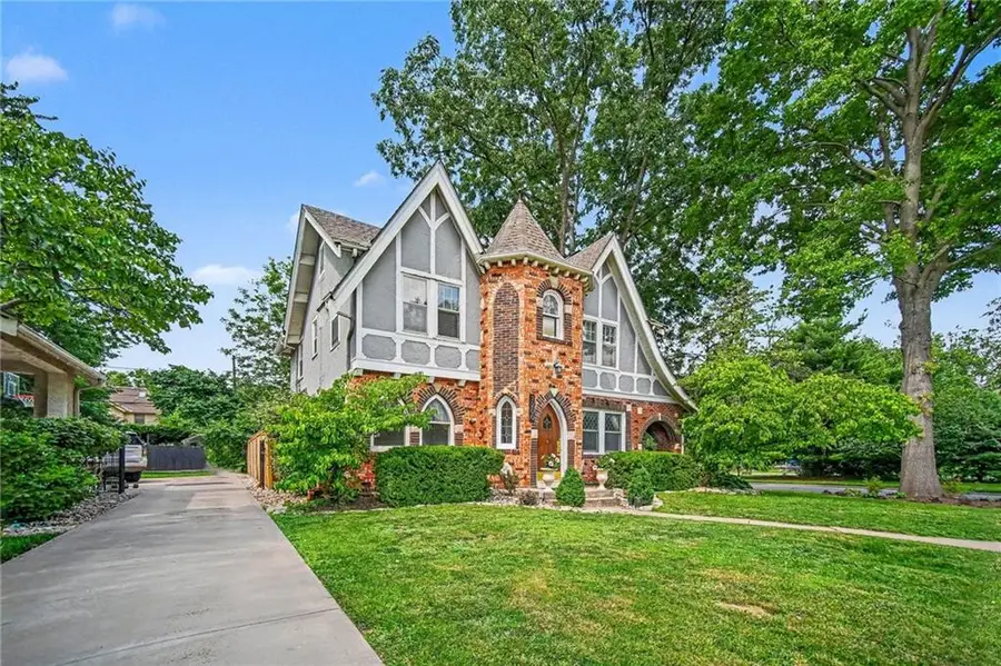 1200 W 72nd Street, Kansas City, MO 64114 - #2