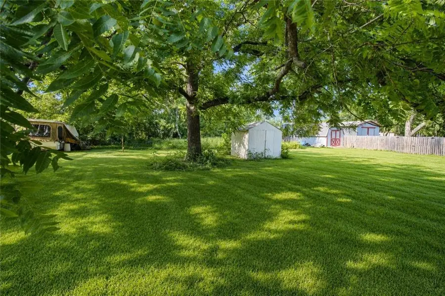 210 W 7th Street, Erie, KS 66733 - #2