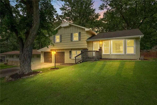 7323 Maywood Avenue, Raytown, MO 64133