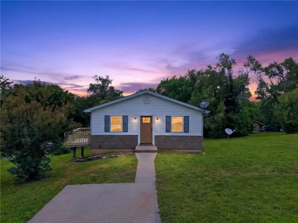 604 W Royle Street, Richmond, MO 64085 - #1