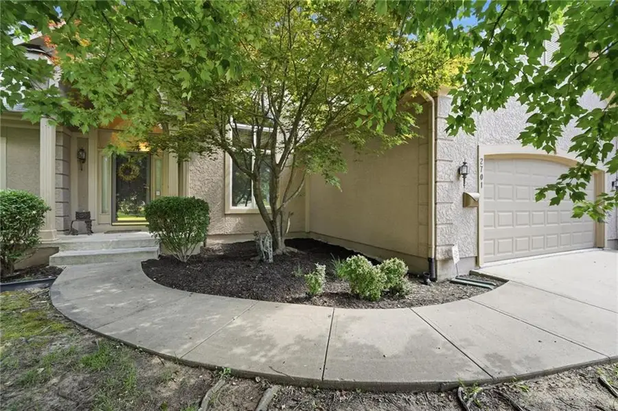 2701 W 137 Street, Leawood, KS 66224 - #2