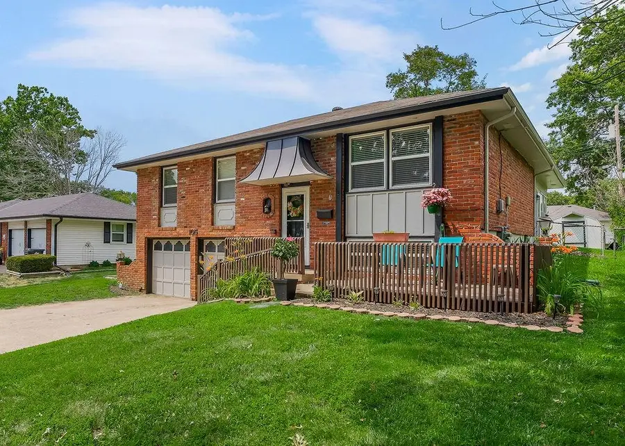 105 SE Moore Street, Blue Springs, MO 64014 - #2