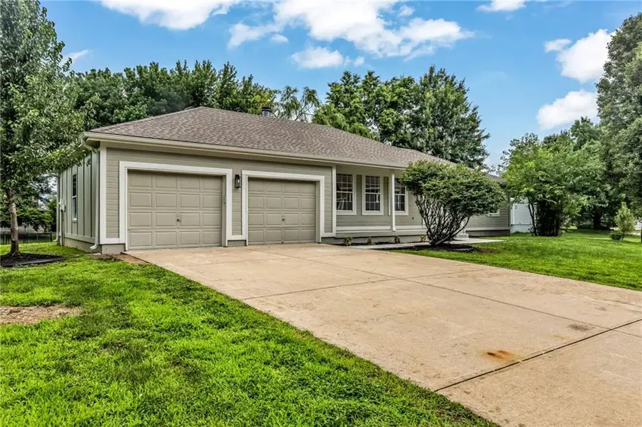 701 Horseshoe Drive, Pleasant Hill, MO 64080 - #2